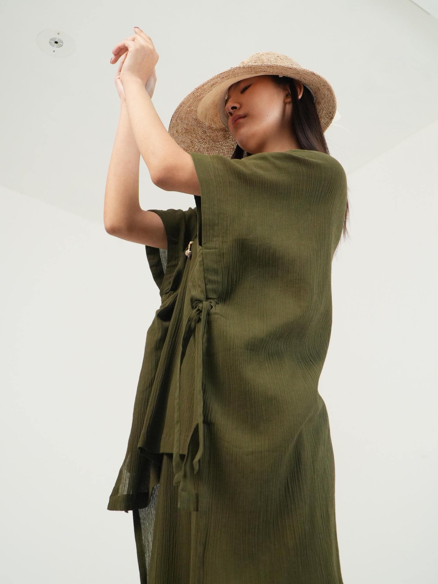 Asymmetric, airy silhouette of the Olive crinkled cotton co-ord