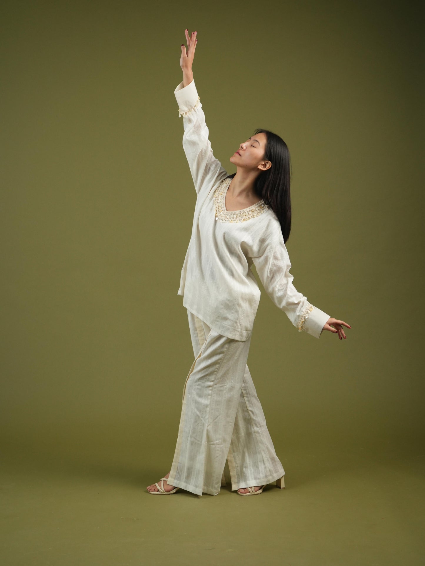 Vanshitaaz Ivory Essence Embroidered Tunic & Slit Pants Set