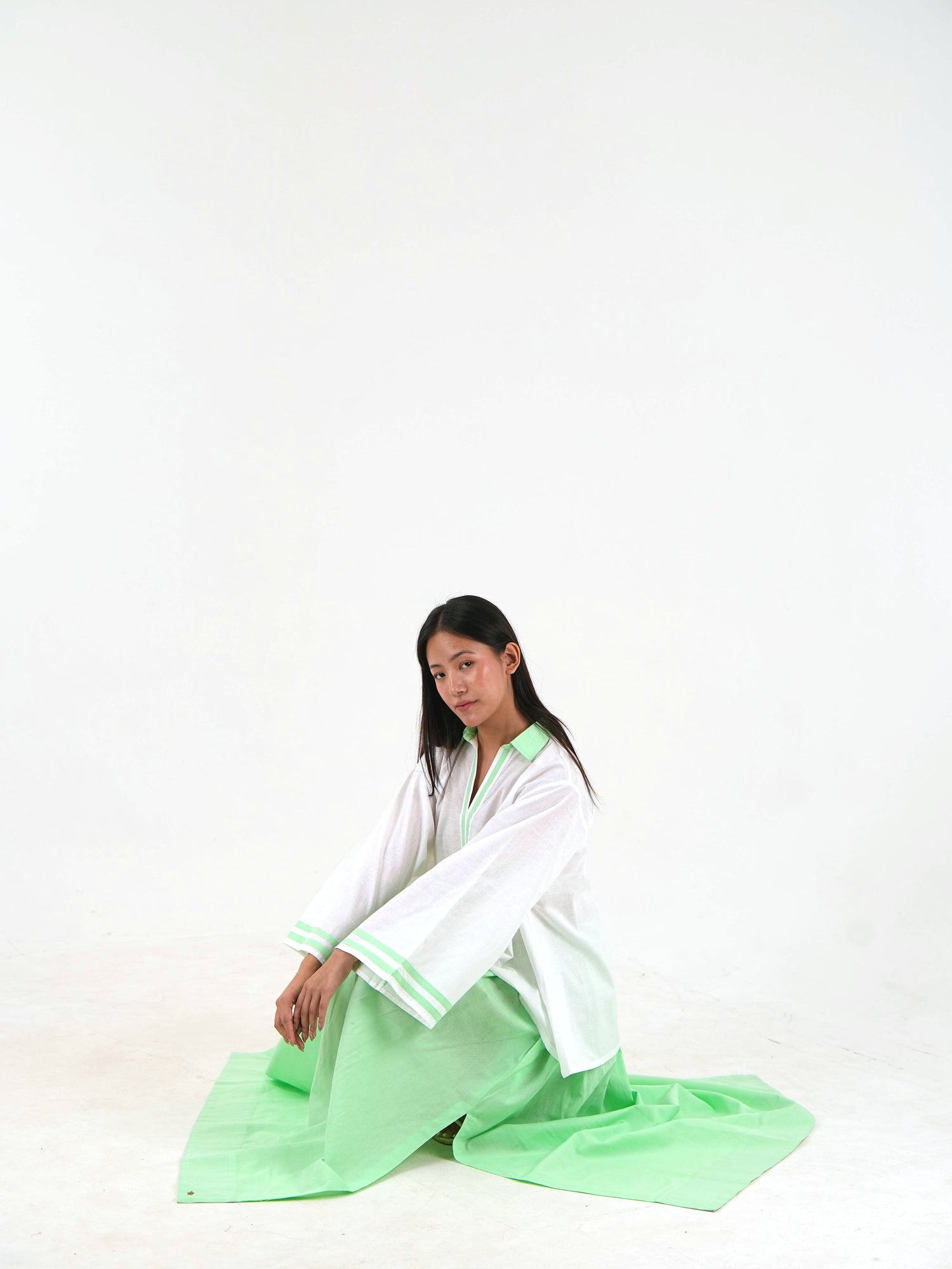 Contrast Trim Linen Top - White Relaxed Fit