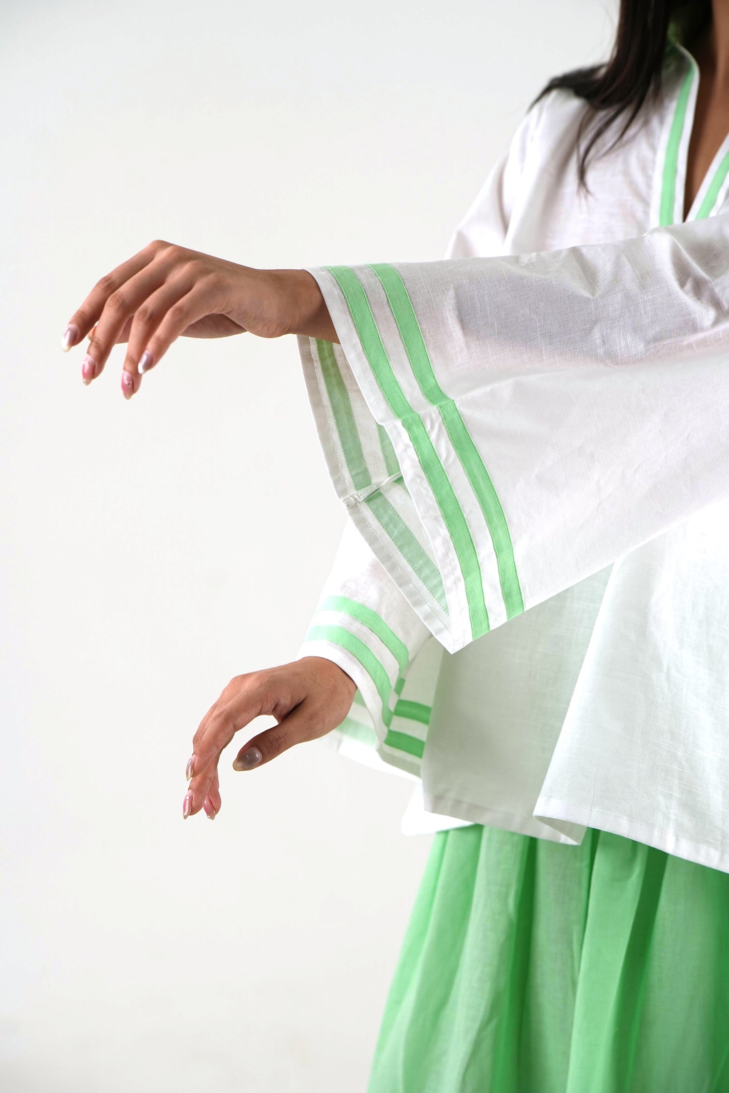 Contrast Trim Linen Top - White Relaxed Fit