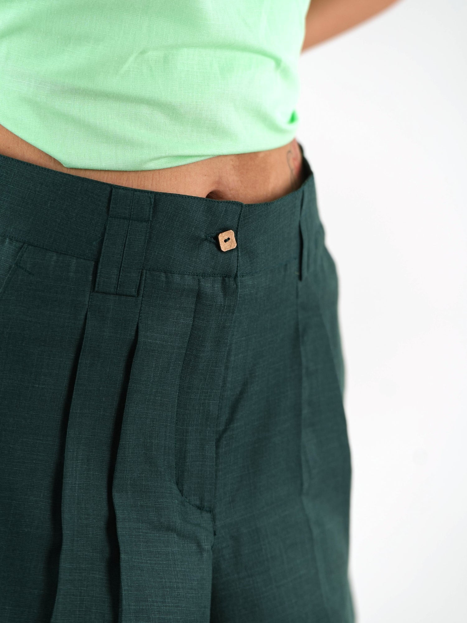 Straight Cut Linen Shorts - Dark Green