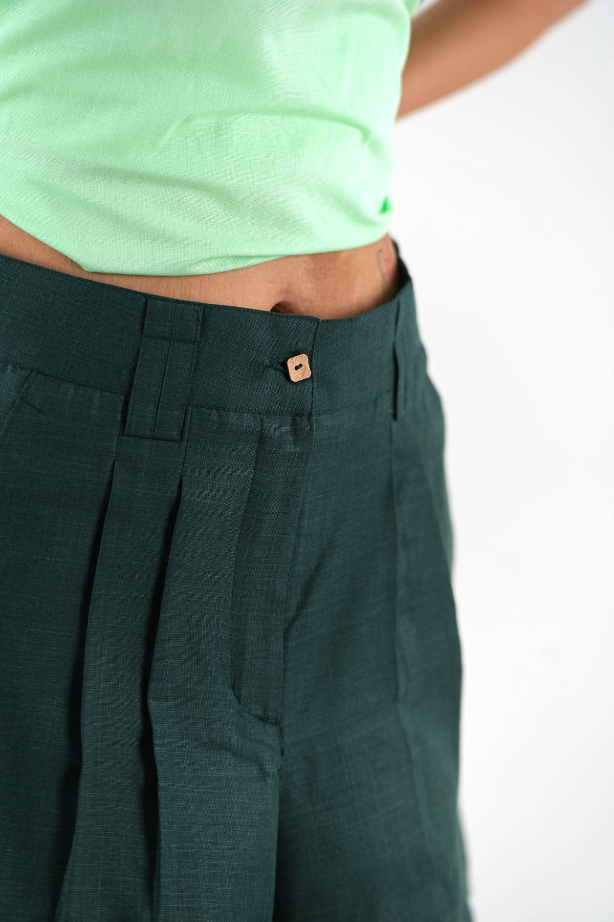 Straight Cut Linen Shorts - Dark Green