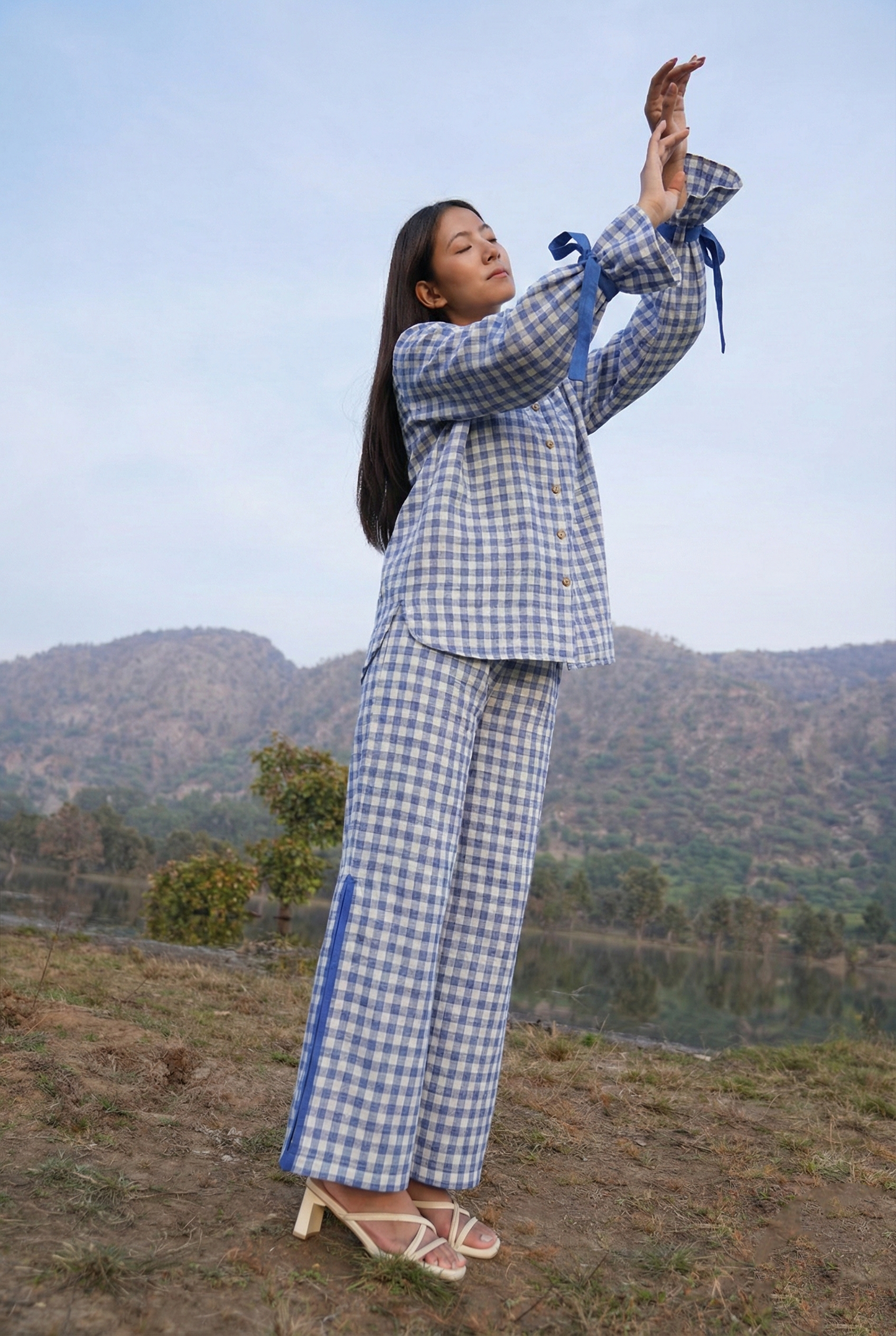 “Sutra Balloon Sleeve Check Co-ord set”

“Sutra check co-ord set with balloon sleeves”

“Sutra Balloon Sleeve Check matching set”

“Sutra check print balloon sleeve co-ord”

“Sutra Balloon Sleeve Check two-piece outfit”

“Sutra check co-ord set casual wear”

“Sutra Balloon Sleeve Check top and bottom set”

“Sutra check co-ord set stylish matching outfit”