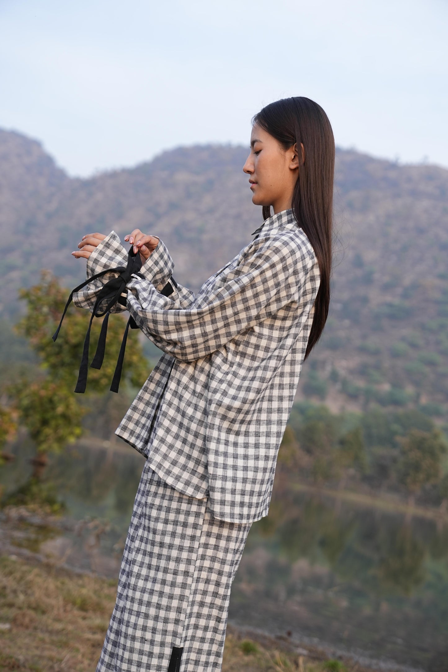“Sutra Balloon Sleeve Check Co-ord set”

“Sutra check co-ord set with balloon sleeves”

“Sutra Balloon Sleeve Check matching set”

“Sutra check print balloon sleeve co-ord”

“Sutra Balloon Sleeve Check two-piece outfit”

“Sutra check co-ord set casual wear”

“Sutra Balloon Sleeve Check top and bottom set”

“Sutra check co-ord set stylish matching outfit”
