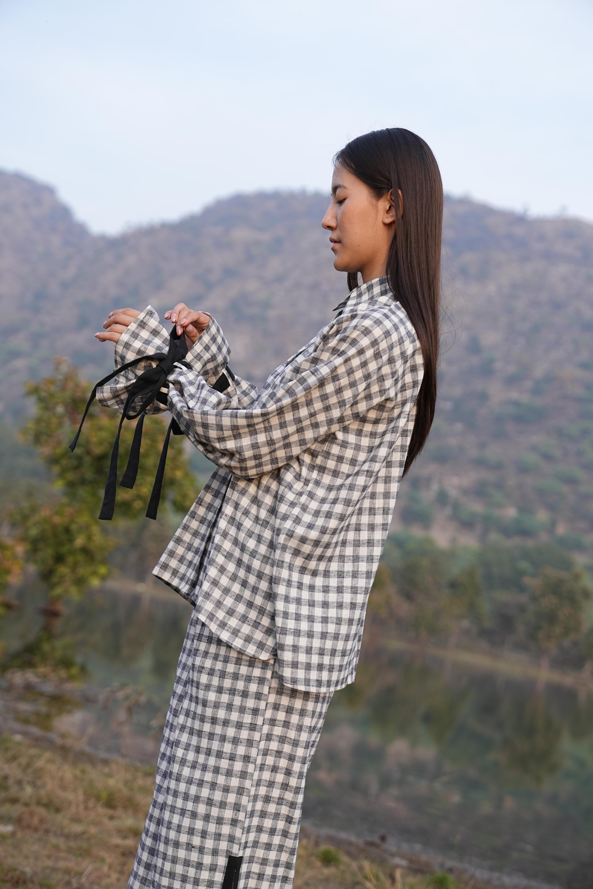 “Sutra Balloon Sleeve Check Co-ord set”

“Sutra check co-ord set with balloon sleeves”

“Sutra Balloon Sleeve Check matching set”

“Sutra check print balloon sleeve co-ord”

“Sutra Balloon Sleeve Check two-piece outfit”

“Sutra check co-ord set casual wear”

“Sutra Balloon Sleeve Check top and bottom set”

“Sutra check co-ord set stylish matching outfit”