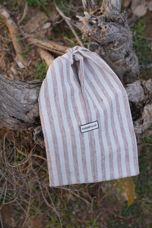 sutra breeze pouch

daily kit pouch

travel essentials pouch

travel pouch bag

everyday essentials pouch

multipurpose travel pouch

compact travel pouch

toiletry pouch