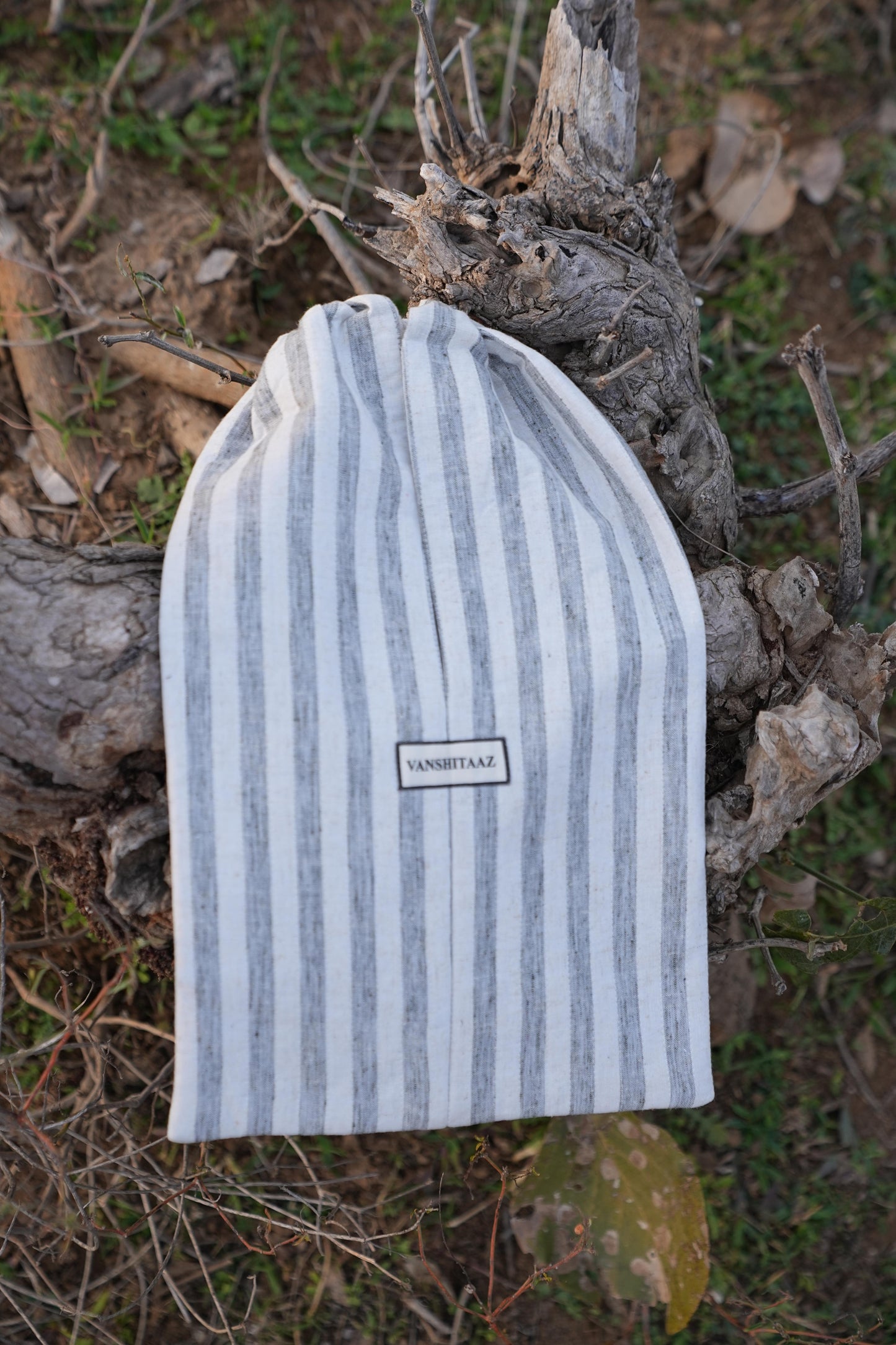 sutra breeze pouch

daily kit pouch

travel essentials pouch

travel pouch bag

everyday essentials pouch

multipurpose travel pouch

compact travel pouch

toiletry pouch