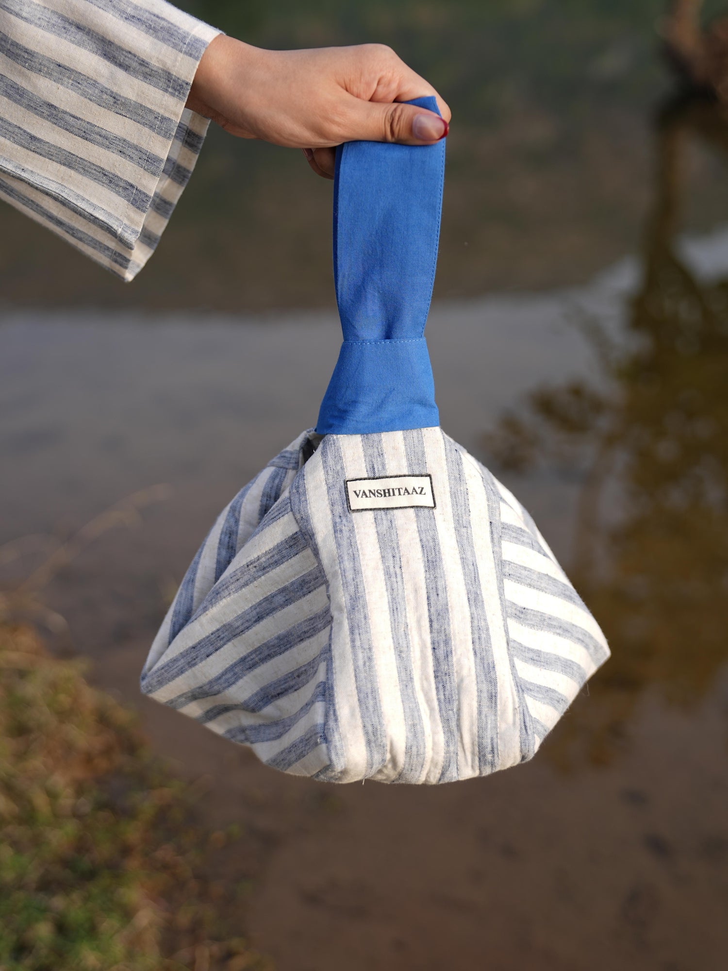 travel bags , daily kit , cotton bags , travel essential , mini bags , tote bags