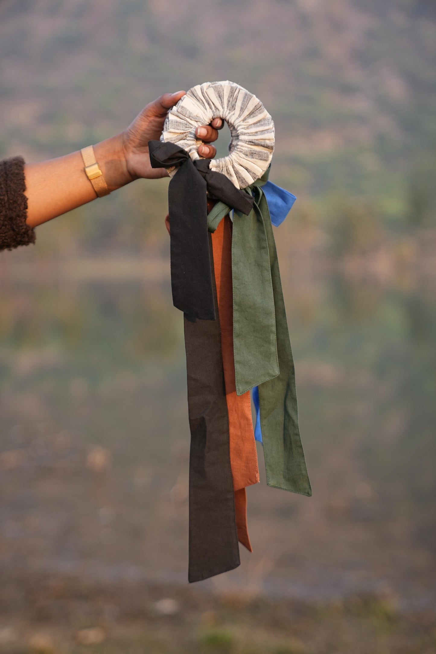 Sutra stripe bow tie-up scrunchies”

“Striped bow scrunchies by Sutra”

“Sutra striped hair scrunchies”