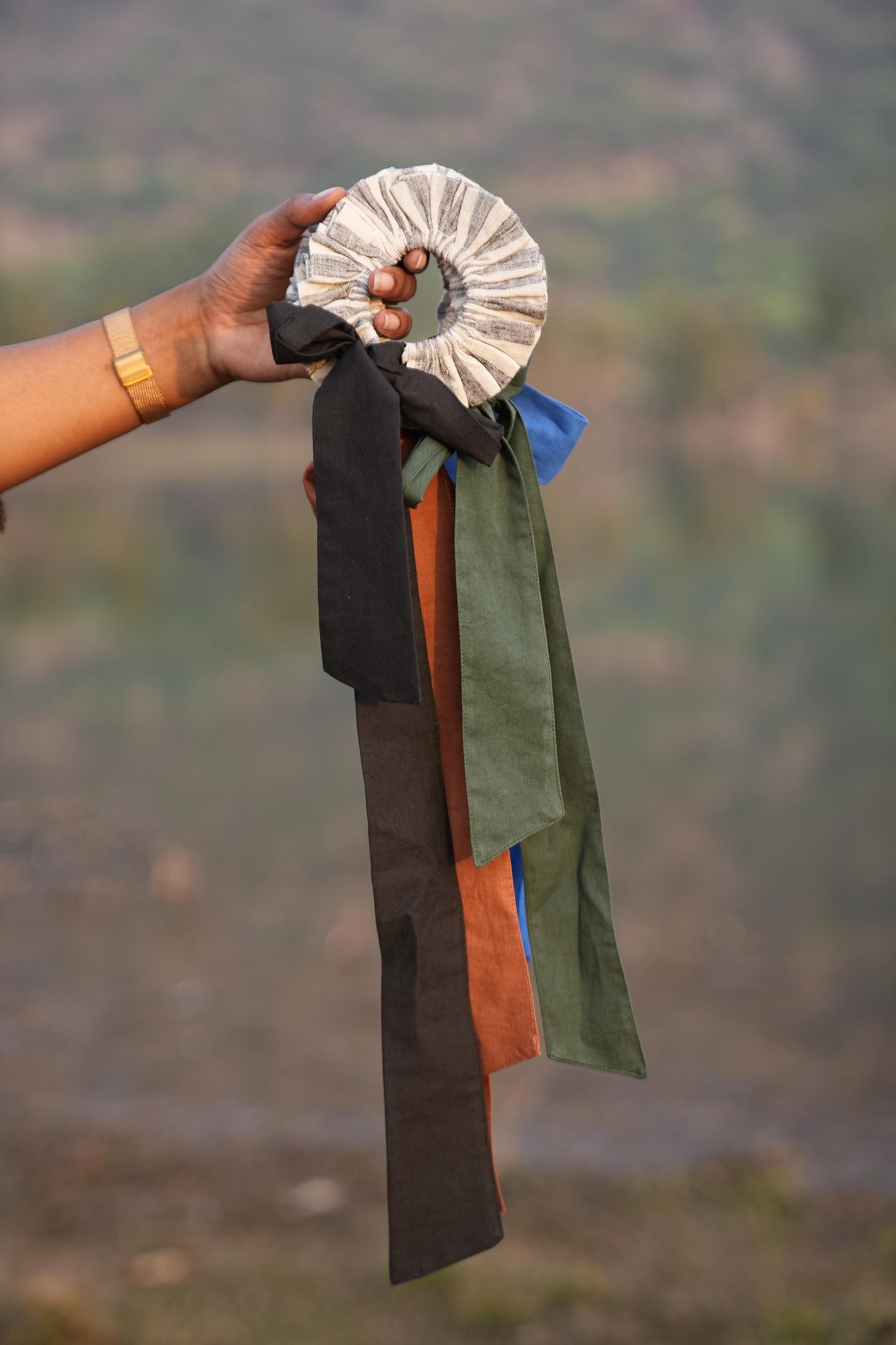 Sutra stripe bow tie-up scrunchies”

“Striped bow scrunchies by Sutra”

“Sutra striped hair scrunchies”