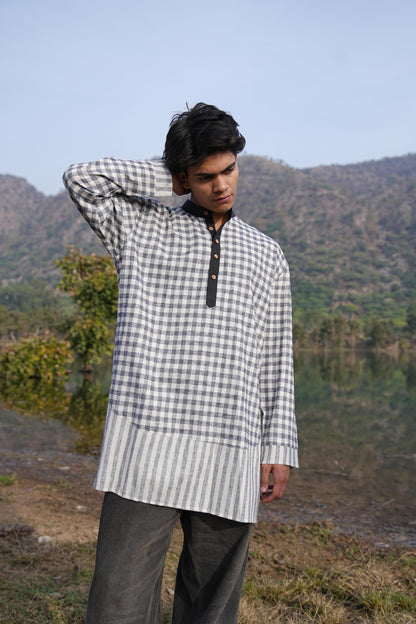 Sutra Mandarin Collar Check Kurta