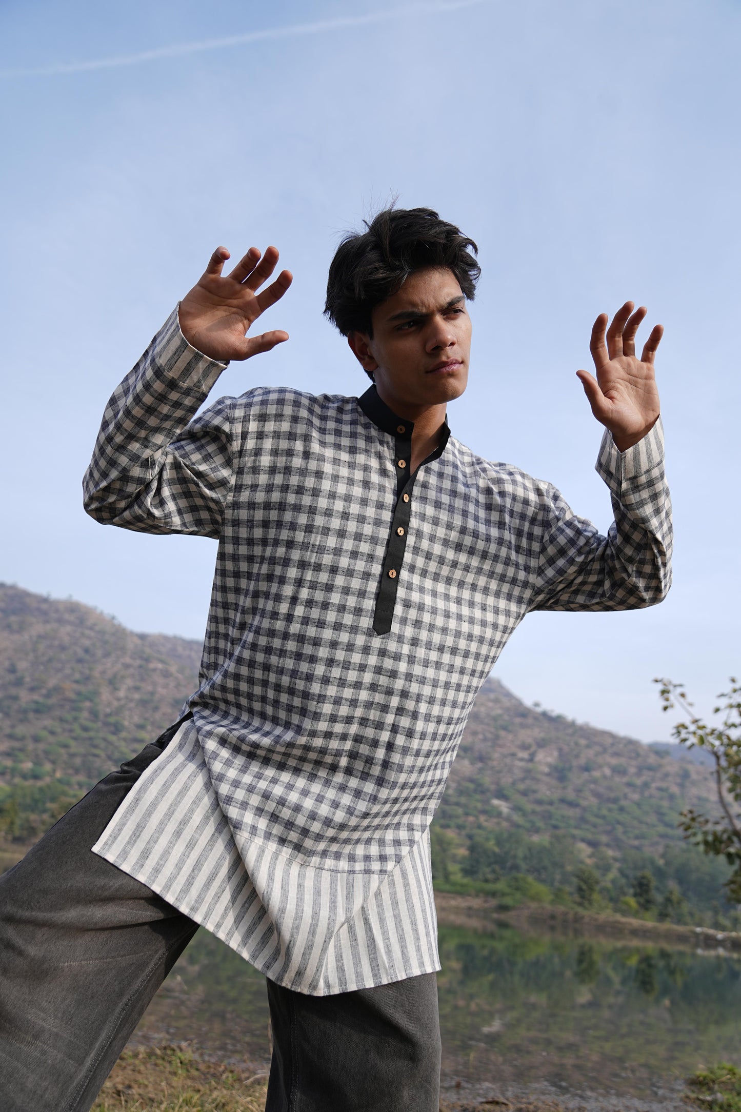 Sutra Mandarin Collar Check Kurta