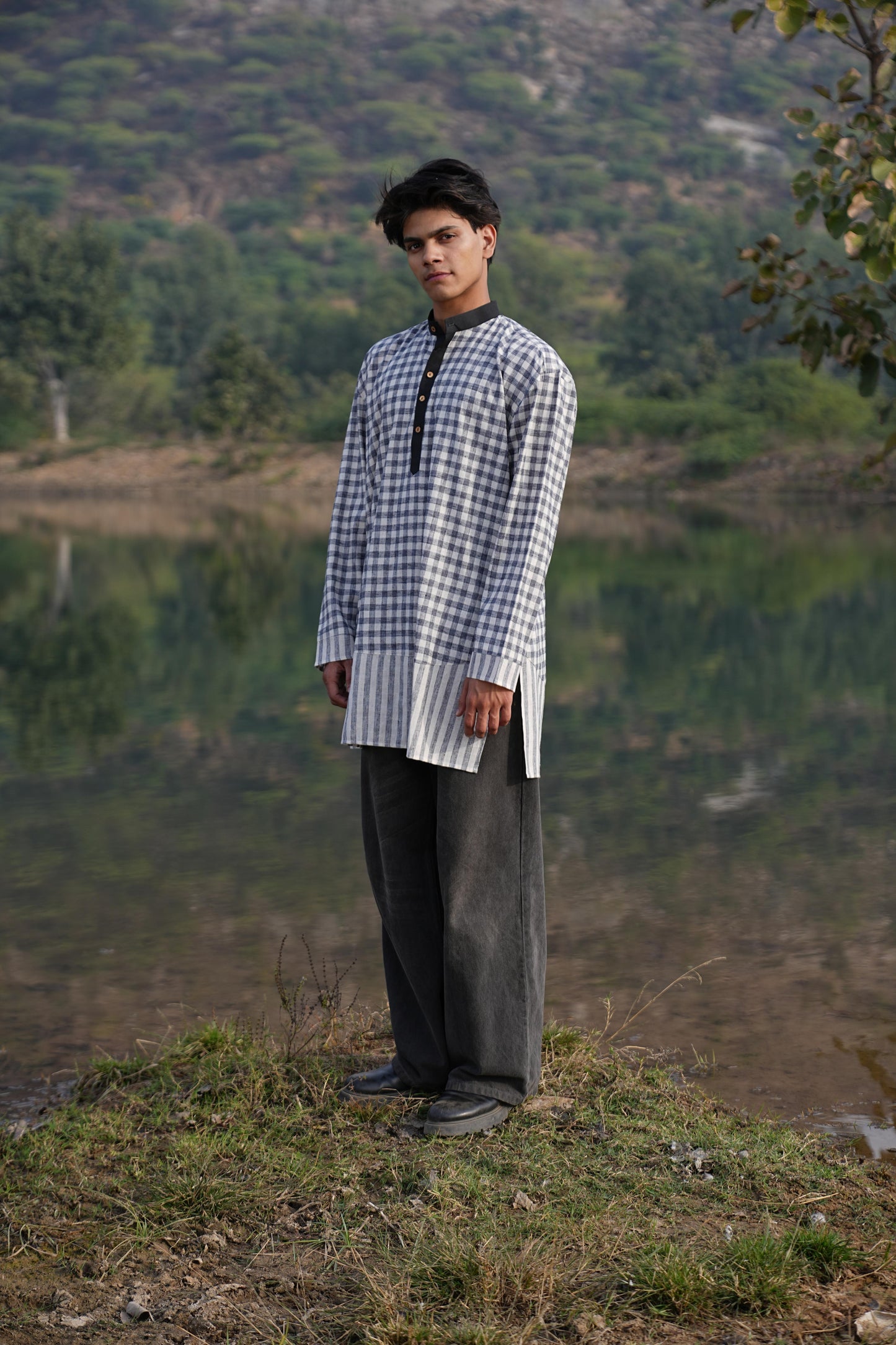 Sutra Mandarin Collar Check Kurta