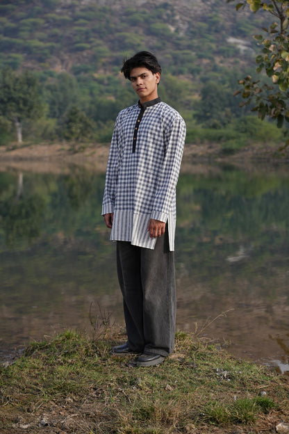 Sutra Mandarin Collar Check Kurta