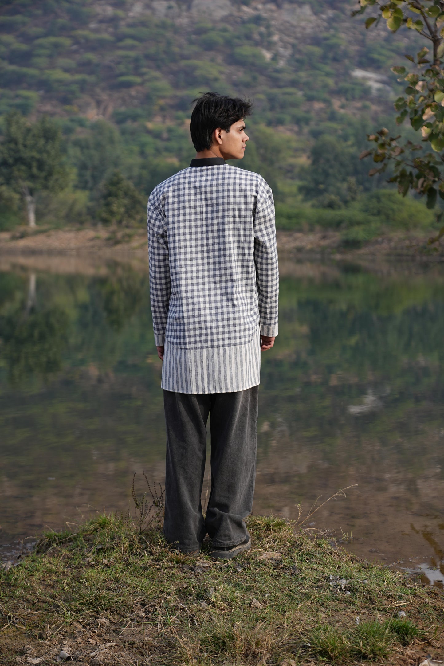 Sutra Mandarin Collar Check Kurta