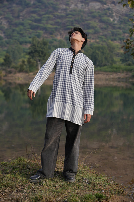 Sutra Mandarin Collar Check Kurta